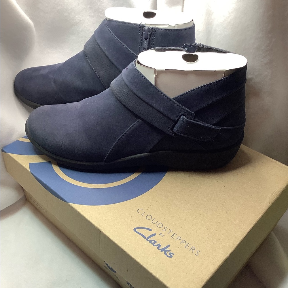 Clarks Navy Blue Suede Cloudstepper Boots
